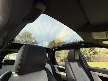 Used Land Rover Discovery Sport 2019 for sale - 78135041: Photo