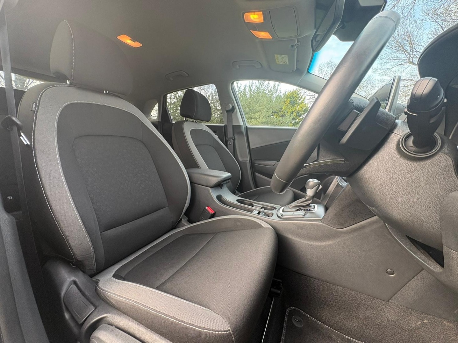 Used Hyundai KONA 2020 for sale - 77438320: Photo 4