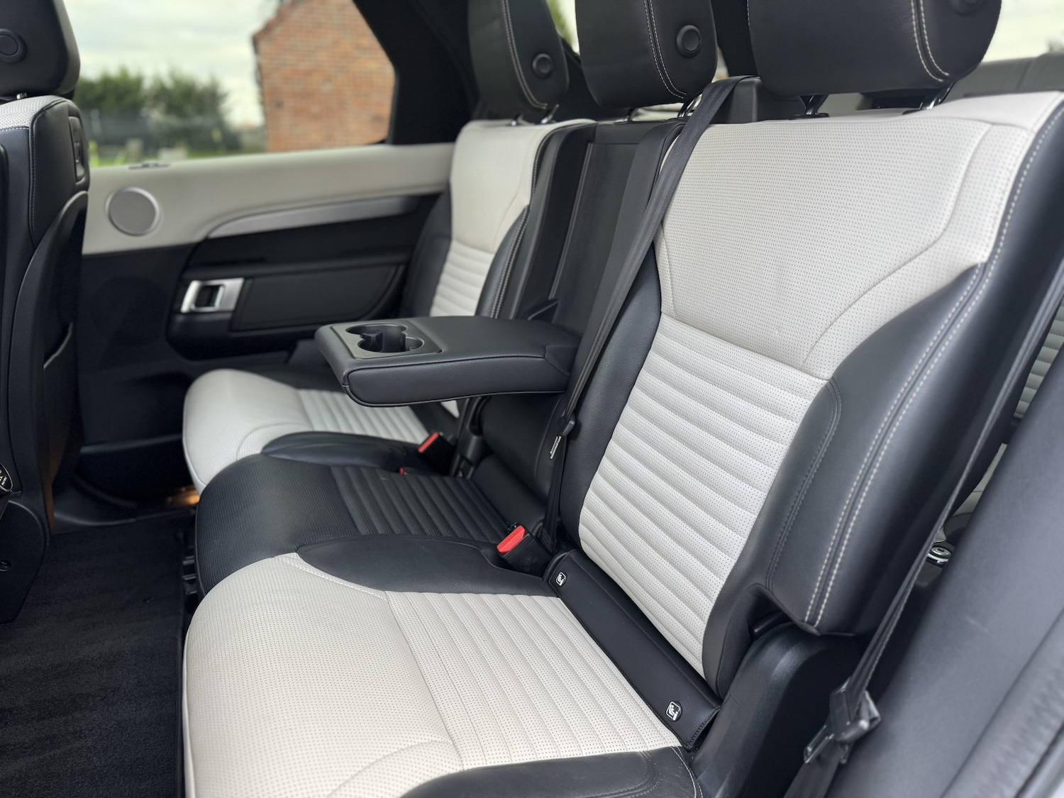 Used Land Rover Discovery 2021 for sale - 76848667: Photo 30