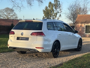 Used Volkswagen Golf 2020 for sale - 76863883: Photo