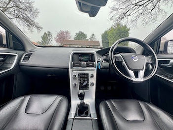 Used Volvo XC60 2017 for sale - 77822308: Photo