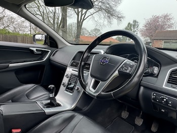 Used Volvo XC60 2017 for sale - 77822308: Photo