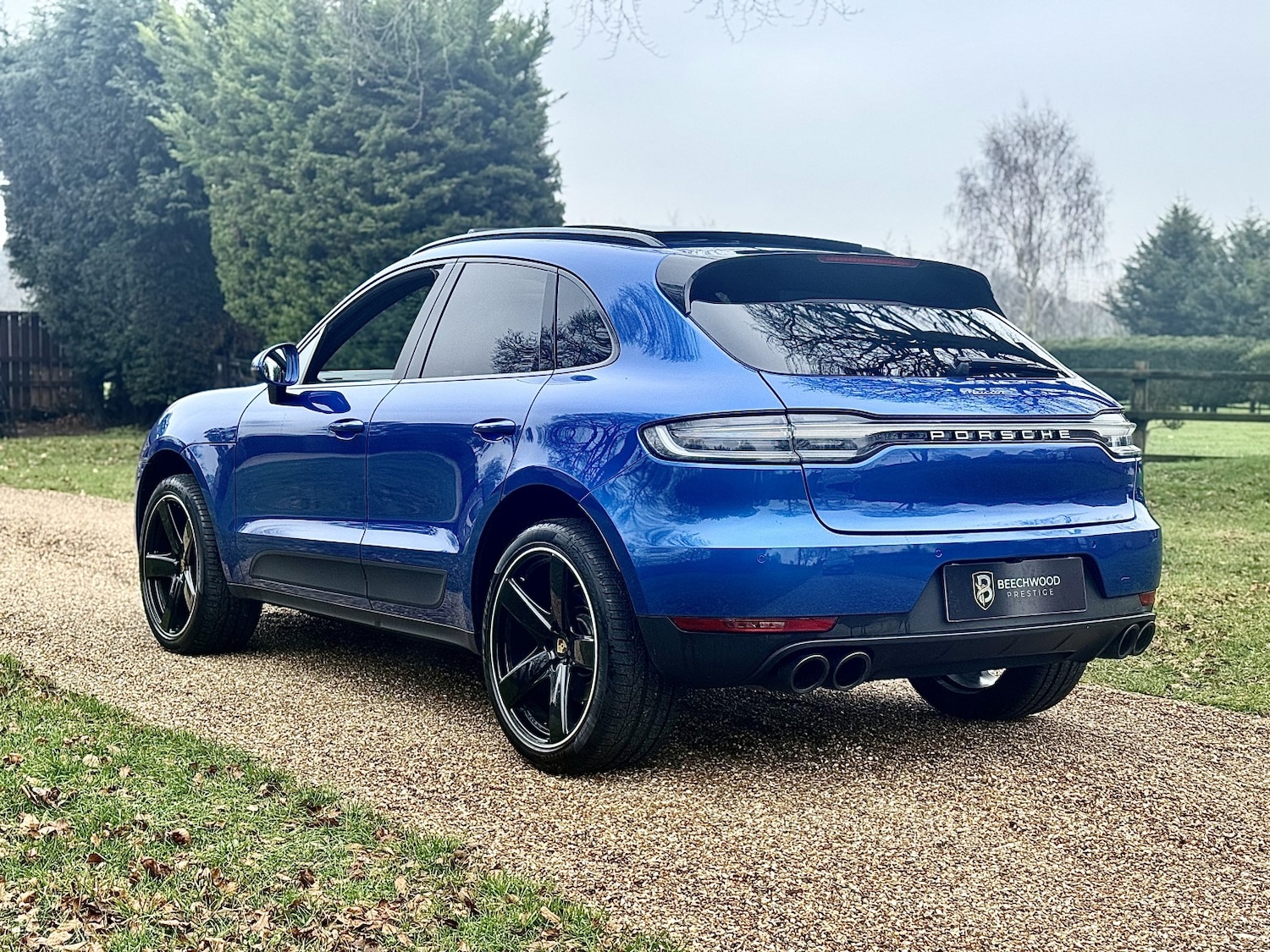 Used Porsche Macan 2021 for sale - 77237113: Photo 2