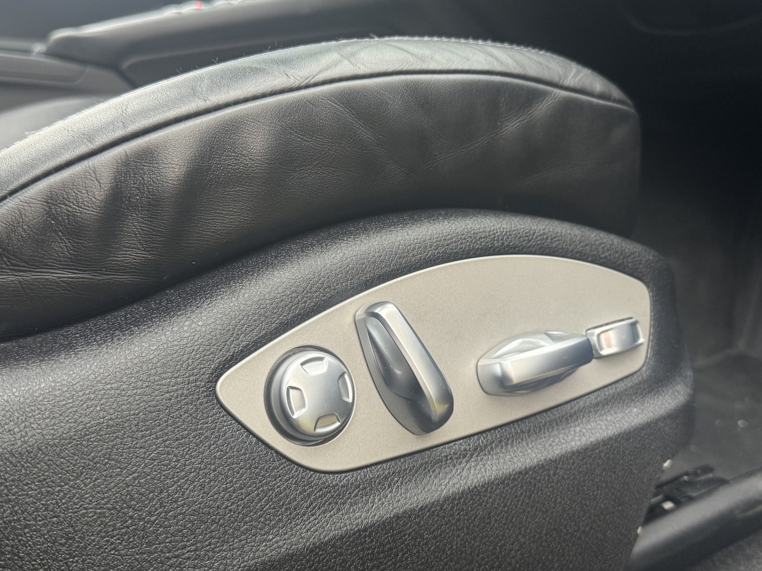 Used Porsche Macan 2021 for sale - 77237113: Photo 26