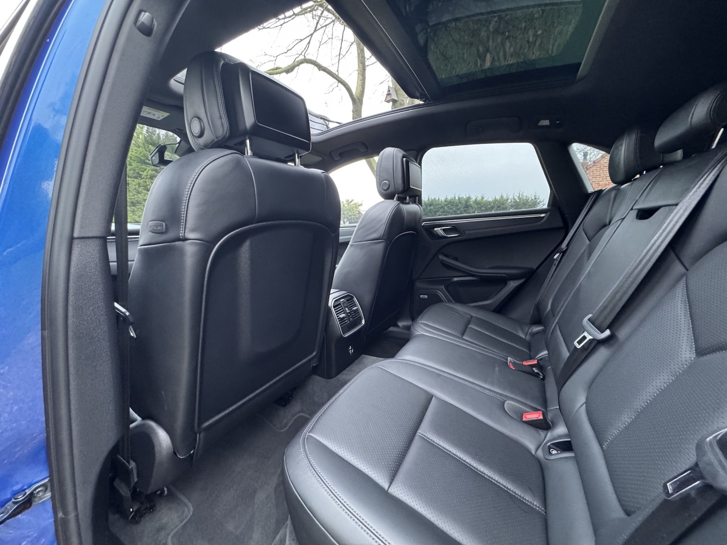 Used Porsche Macan 2021 for sale - 77237113: Photo 32