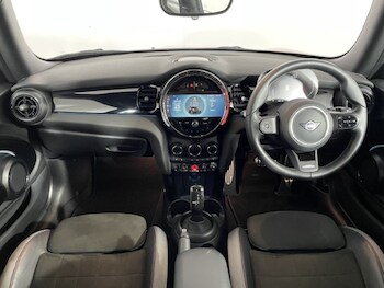 Used MINI Hatch 2023 for sale - 76981780: Photo