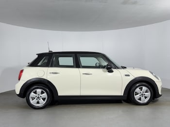 Used MINI Hatch 2019 for sale - 77678995: Photo