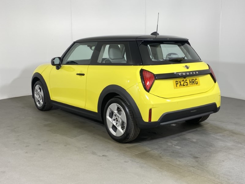 Used MINI Cooper 2025 for sale - 76982177: Photo 2