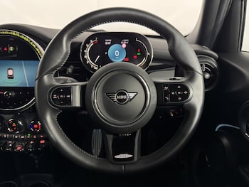 Used MINI Hatch 2023 for sale - 78270320: Photo