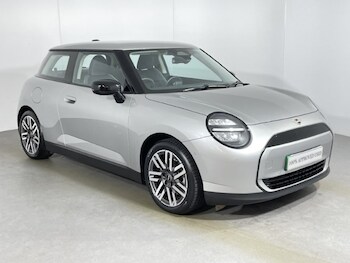Used MINI Cooper 2024 for sale - 76981002: Photo