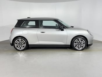 Used MINI Cooper 2024 for sale - 76981002: Photo