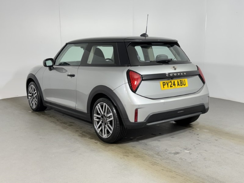 Used MINI Cooper 2024 for sale - 77151646: Photo 2