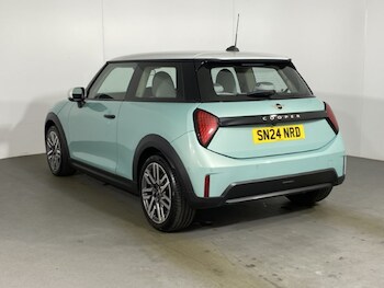 Used MINI Cooper 2024 for sale - 76981175: Photo