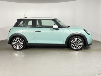 Used MINI Cooper 2024 for sale - 76981175: Photo