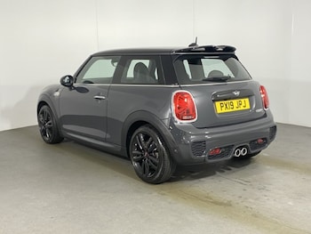Used MINI Hatch 2019 for sale - 76981701: Photo