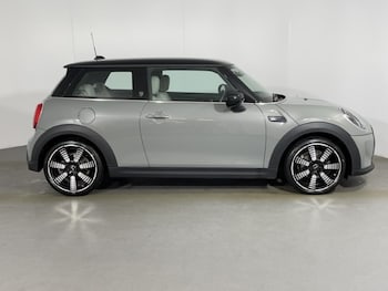 Used MINI Hatch 2022 for sale - 76981766: Photo