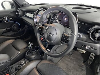 Used MINI Hatch 2021 for sale - 77207079: Photo