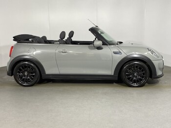Used MINI Convertible 2022 for sale - 76981703: Photo