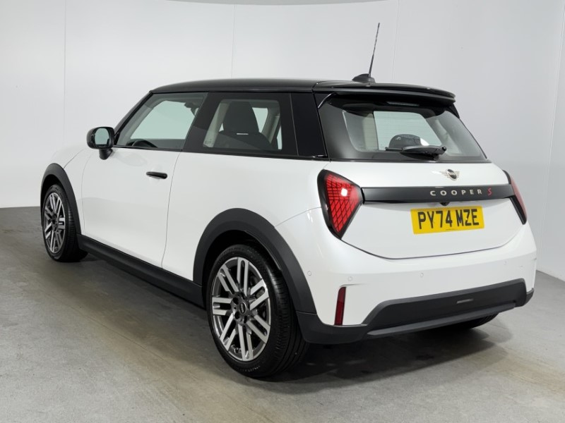 Used MINI Cooper 2025 for sale - 77679000: Photo 2