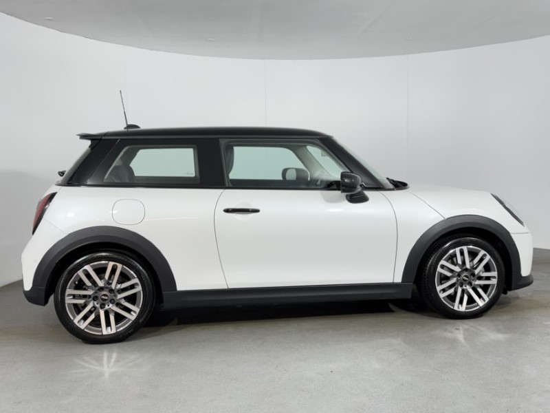 Used MINI Cooper 2025 for sale - 77679000: Photo 3