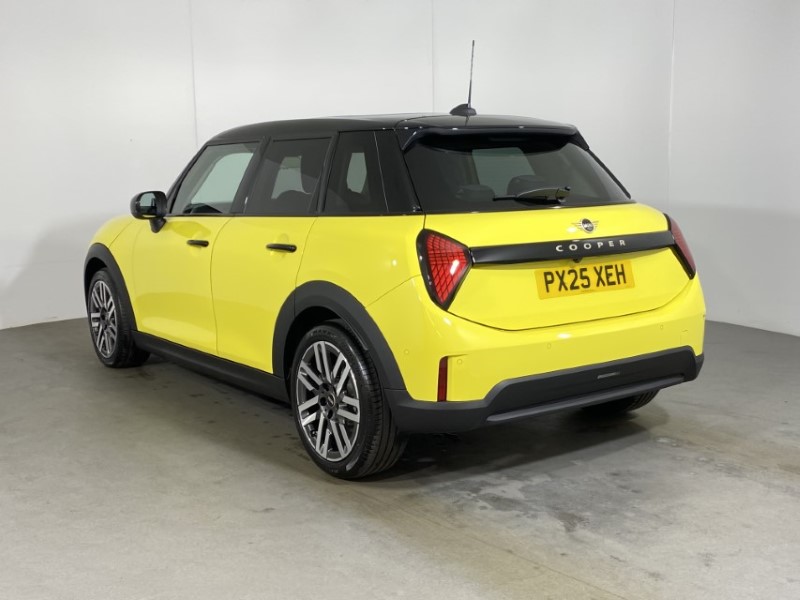 Used MINI Cooper 2025 for sale - 76982510: Photo 2