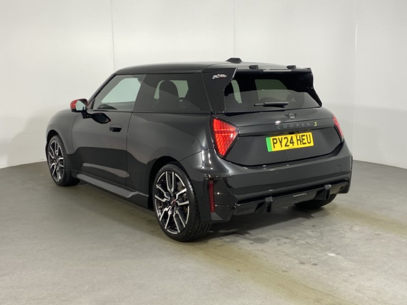 Used MINI Cooper 2024 for sale - 76982417: Photo 2