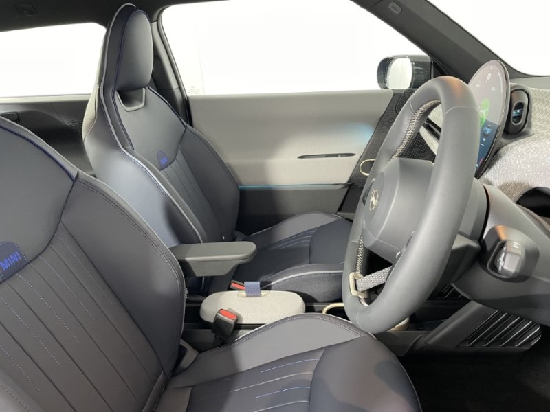 Used MINI Cooper 2024 for sale - 76981975: Photo 11