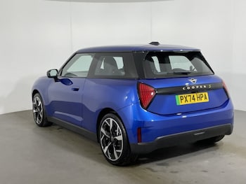 Used MINI Cooper 2024 for sale - 76981975: Photo