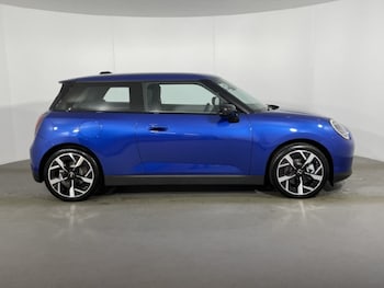 Used MINI Cooper 2024 for sale - 76981975: Photo