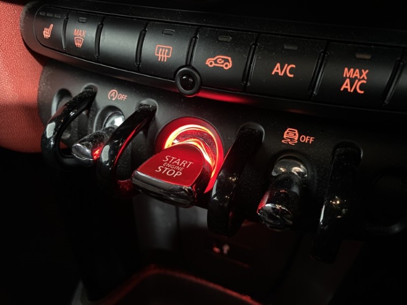 Used MINI Hatch 2019 for sale - 76982228: Photo 30