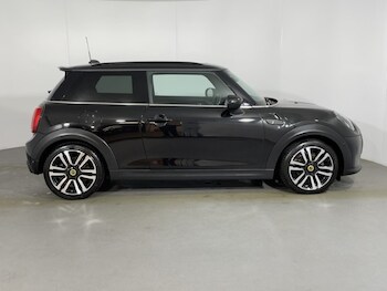 Used MINI Hatch 2021 for sale - 77310639: Photo