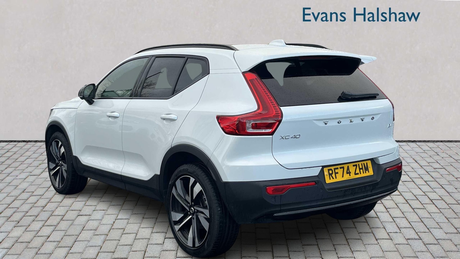 Used Volvo XC40 2025 for sale - 77862273: Photo 5