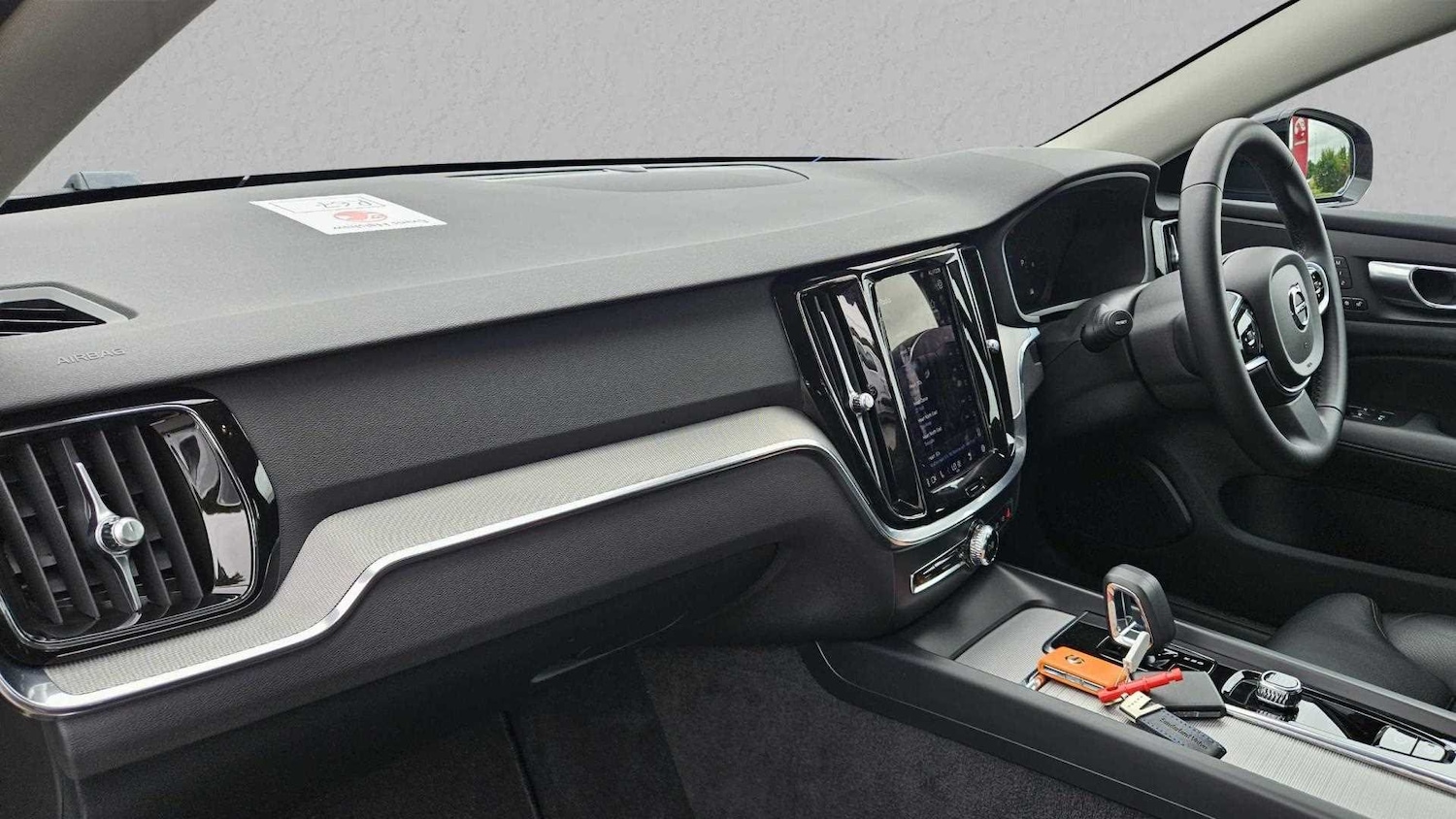 Used Volvo S60 2023 for sale - 77858177: Photo 25