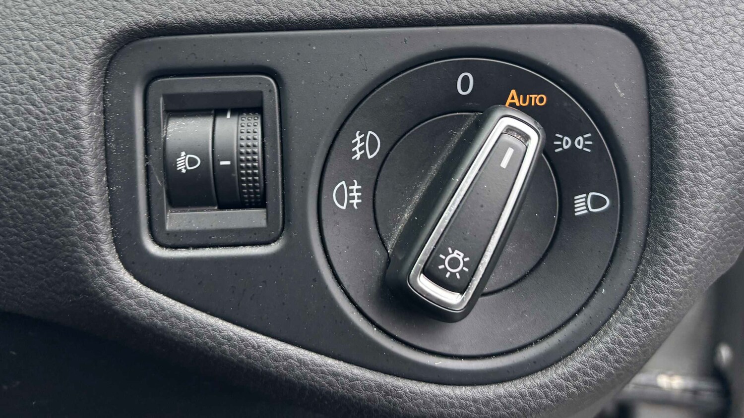 Used Volkswagen Golf for sale - 77860438: Photo 16