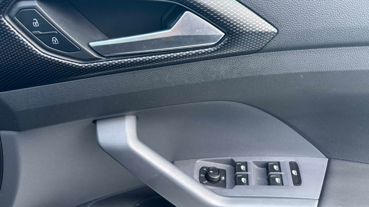 Used Volkswagen T-Cross 2020 for sale - 77856803: Photo 17