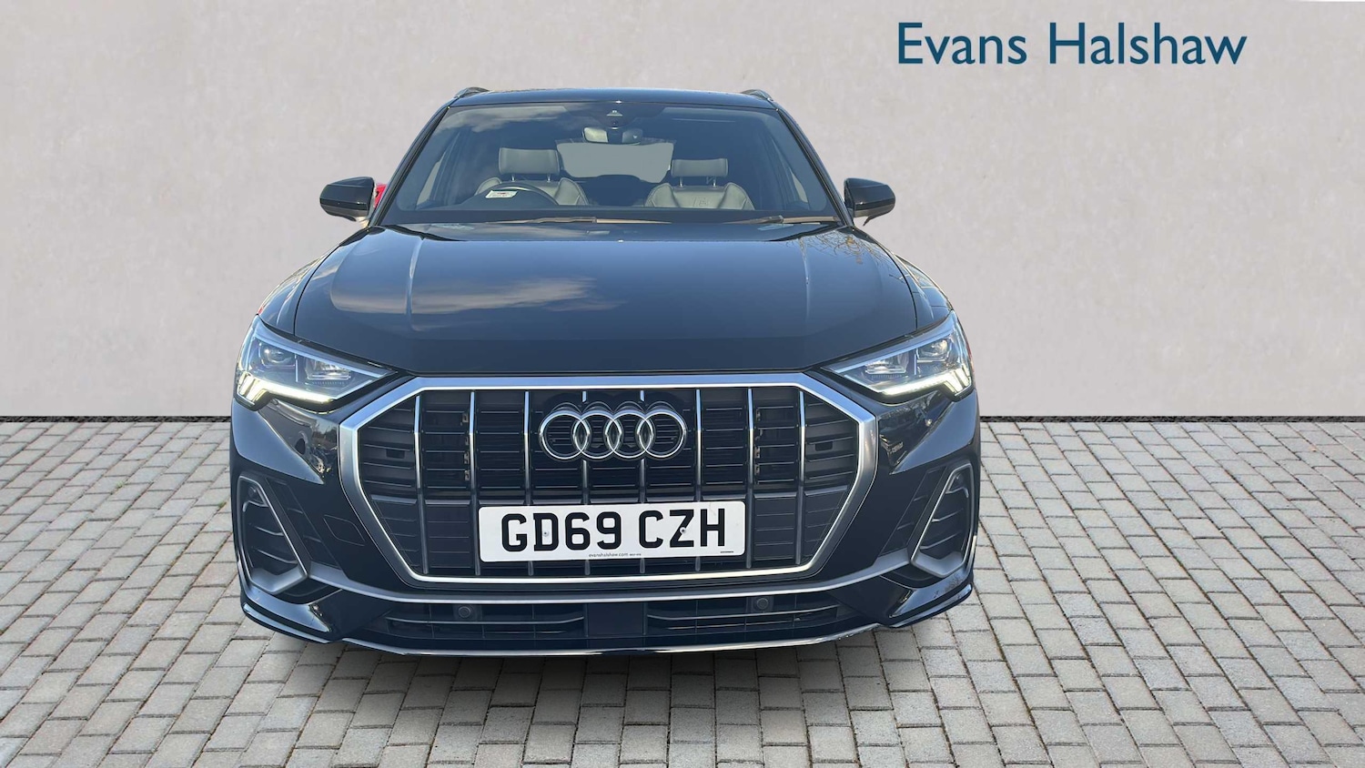 Used Audi Q3 for sale - 77860889: Photo 2