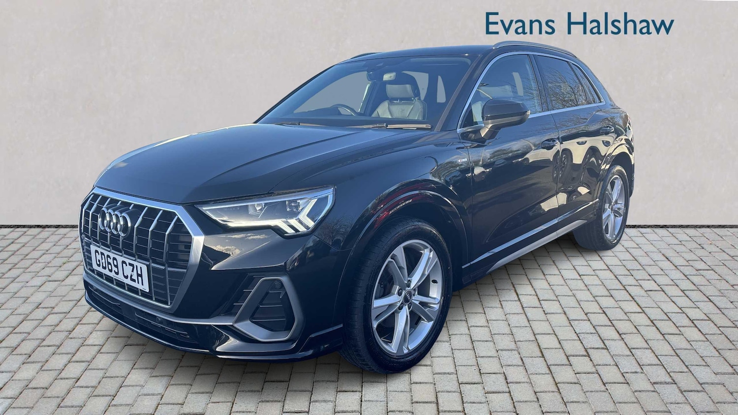 Used Audi Q3 for sale - 77860889: Photo 3