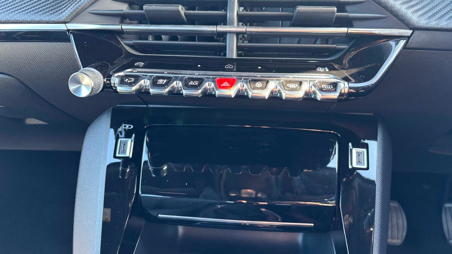 Used Peugeot 2008 for sale - 77860511: Photo 14