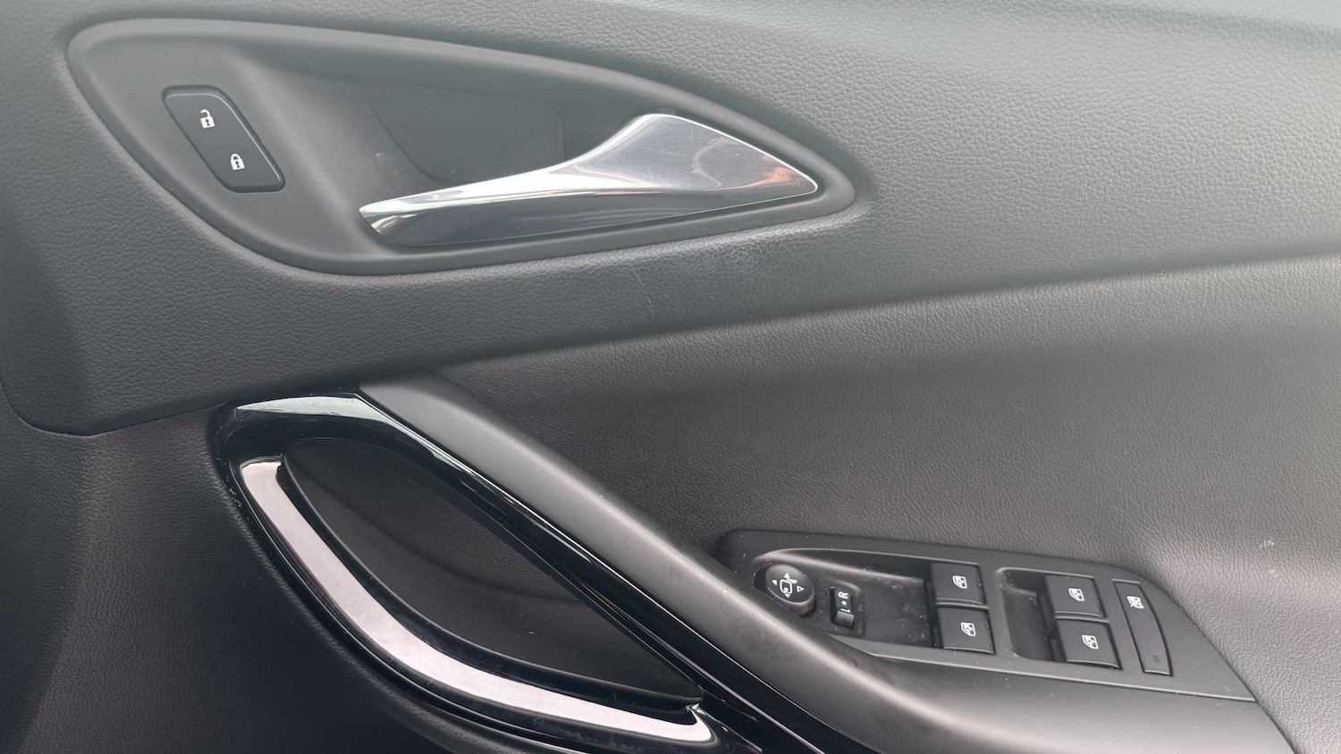 Used Vauxhall Astra for sale - 77861939: Photo 16