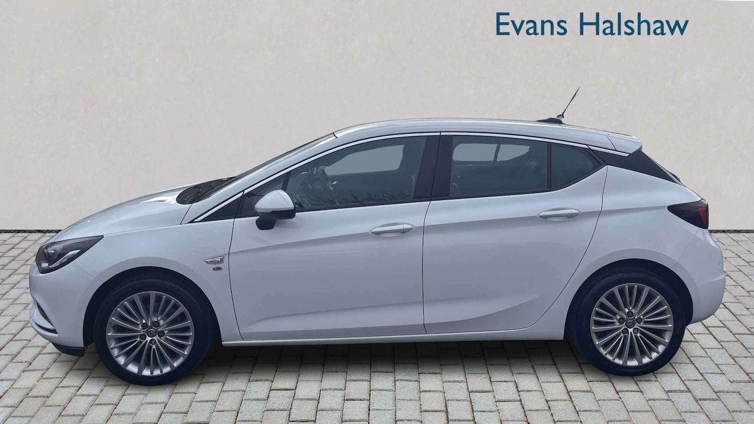 Used Vauxhall Astra for sale - 77861939: Photo 3