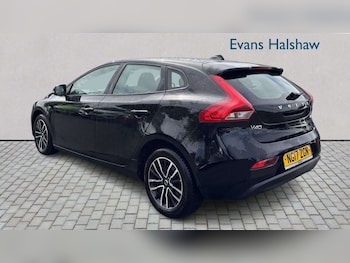 Used Volvo V40 2017 for sale - 79511593: Photo