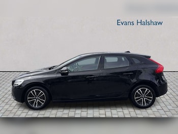 Used Volvo V40 2017 for sale - 79511593: Photo
