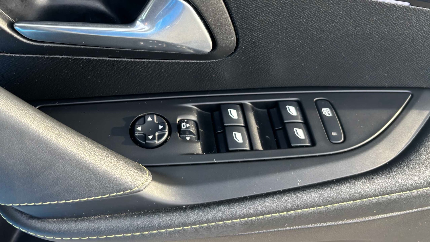 Used Peugeot 208 2021 for sale - 78060307: Photo 17