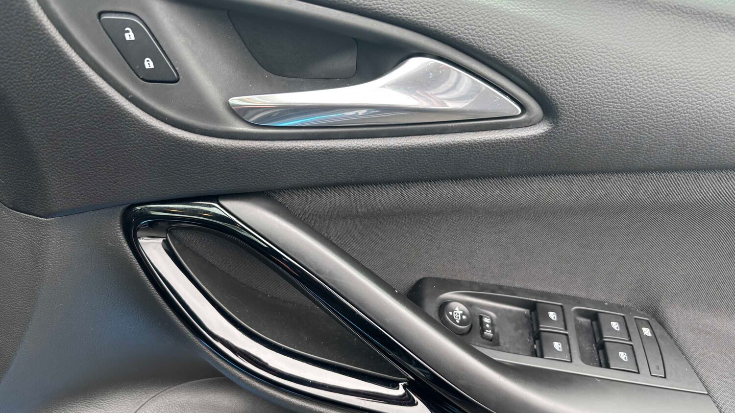 Used Vauxhall Astra 2018 for sale - 77857295: Photo 17