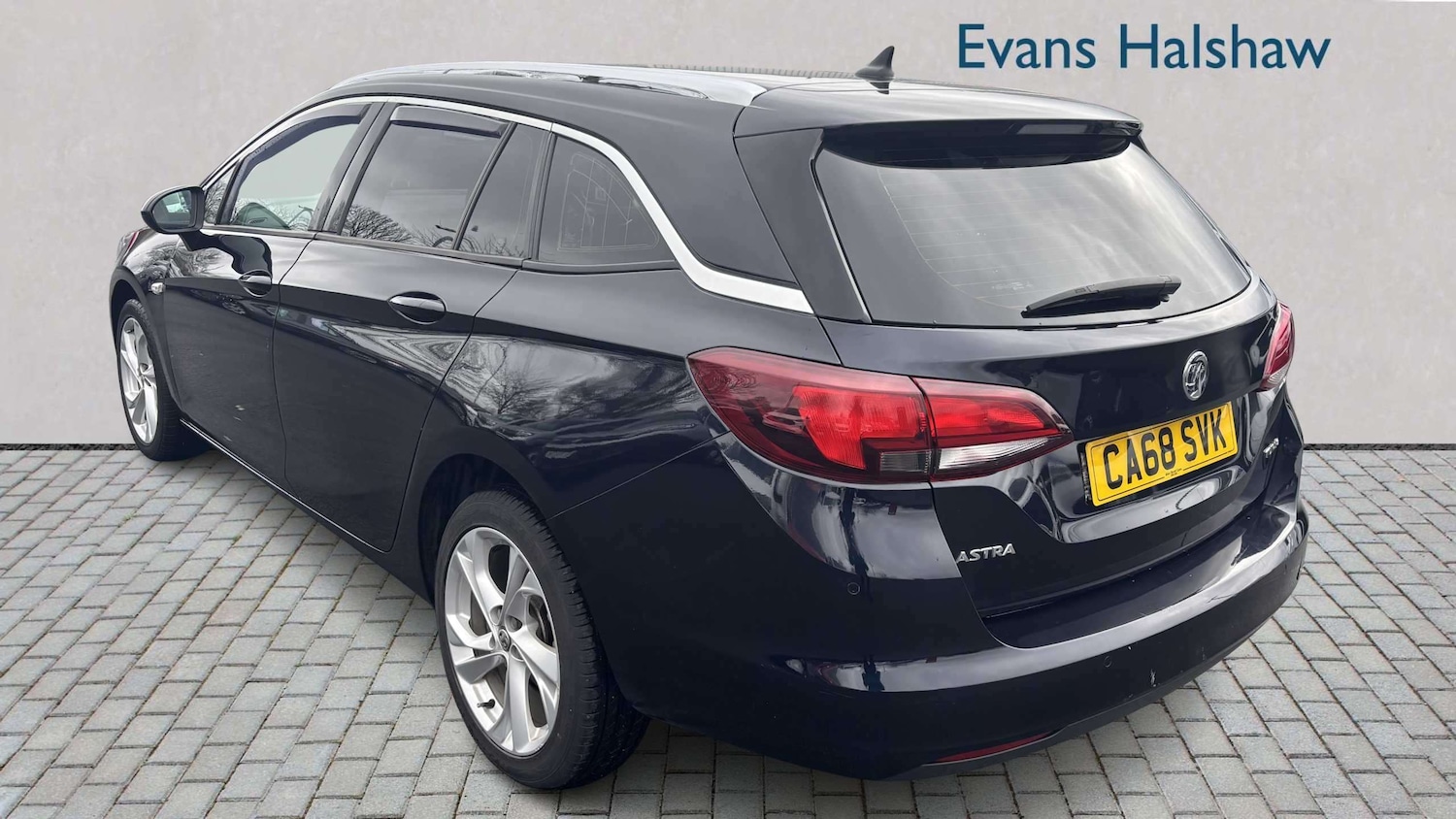 Used Vauxhall Astra 2018 for sale - 77857295: Photo 2