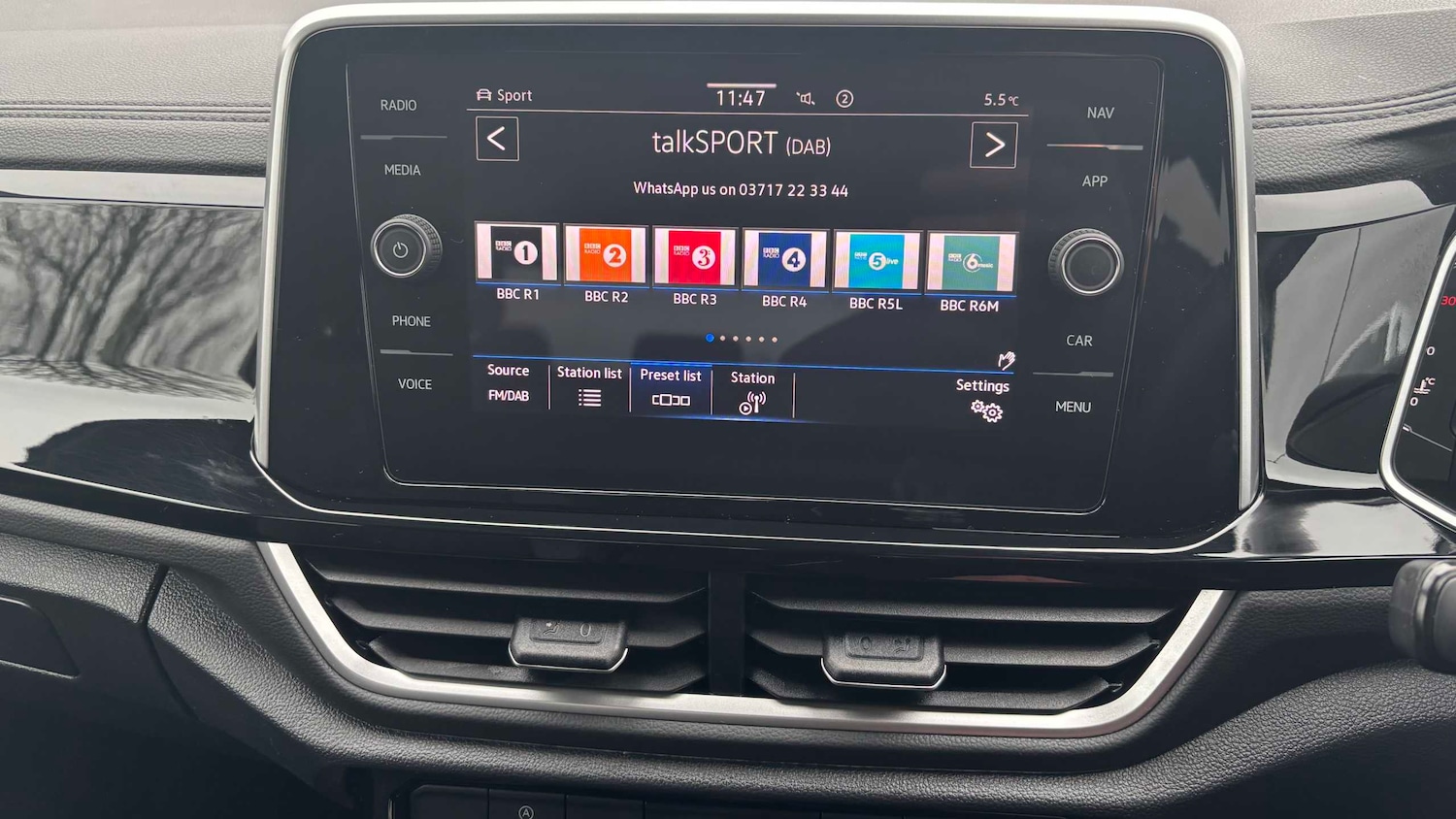 Used Volkswagen T-Roc for sale - 77862488: Photo 11