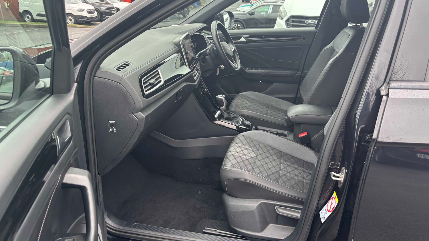 Used Volkswagen T-Roc for sale - 77862488: Photo 19