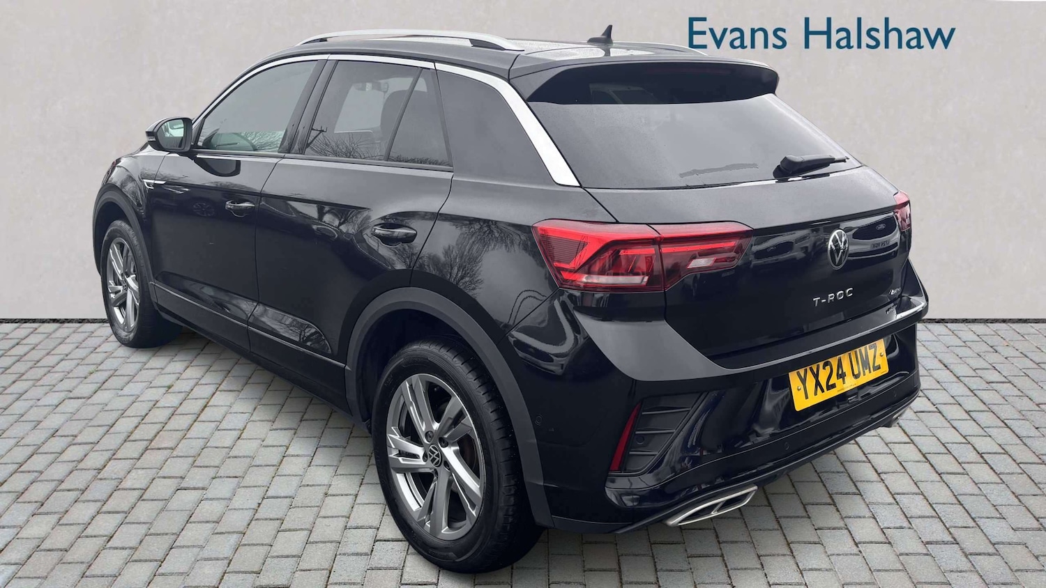 Used Volkswagen T-Roc for sale - 77862488: Photo 2