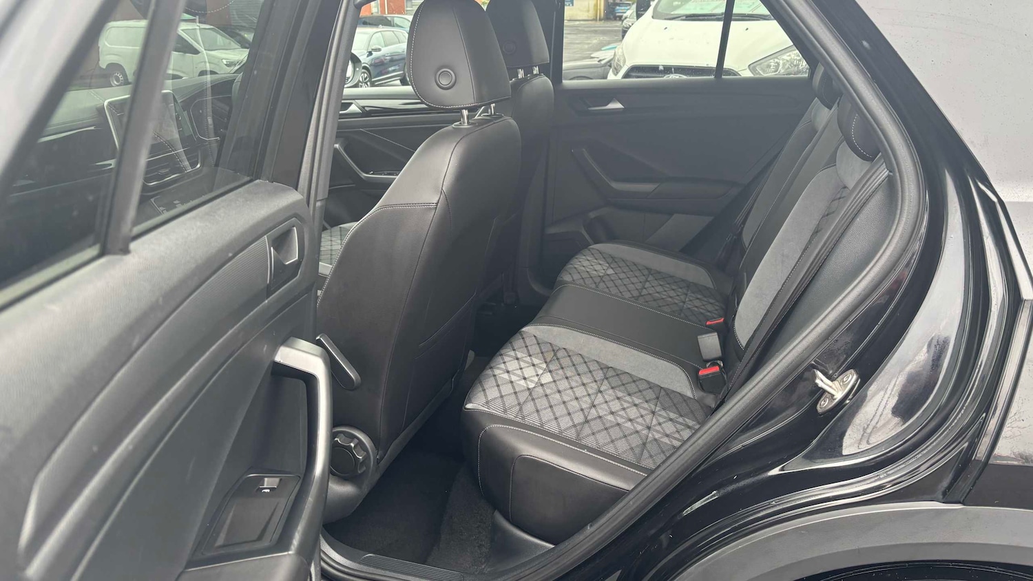 Used Volkswagen T-Roc for sale - 77862488: Photo 20