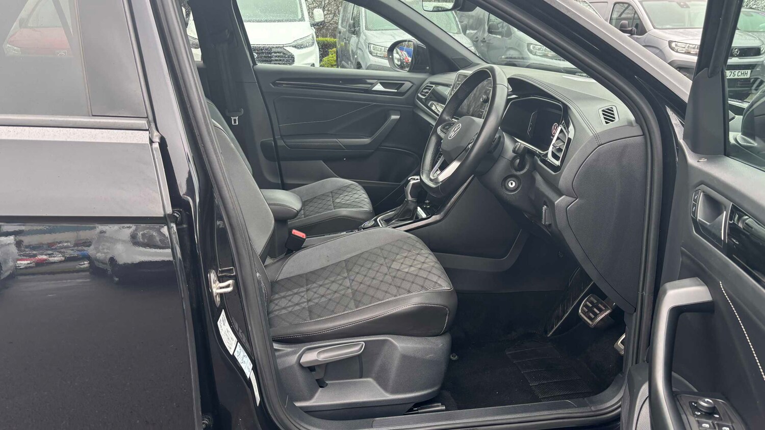 Used Volkswagen T-Roc for sale - 77862488: Photo 8